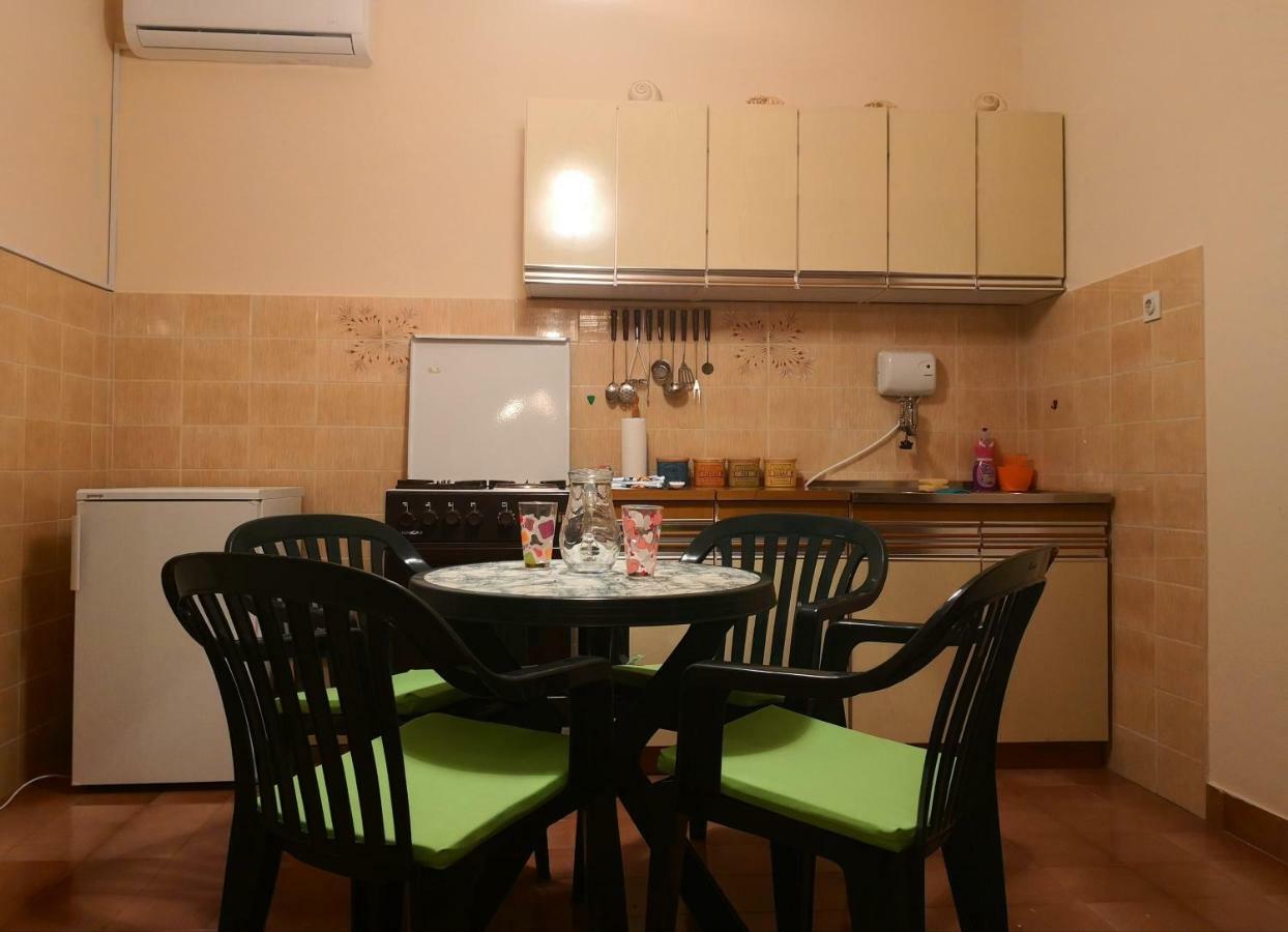 Appartamento Apartman Juraga Murter Esterno foto