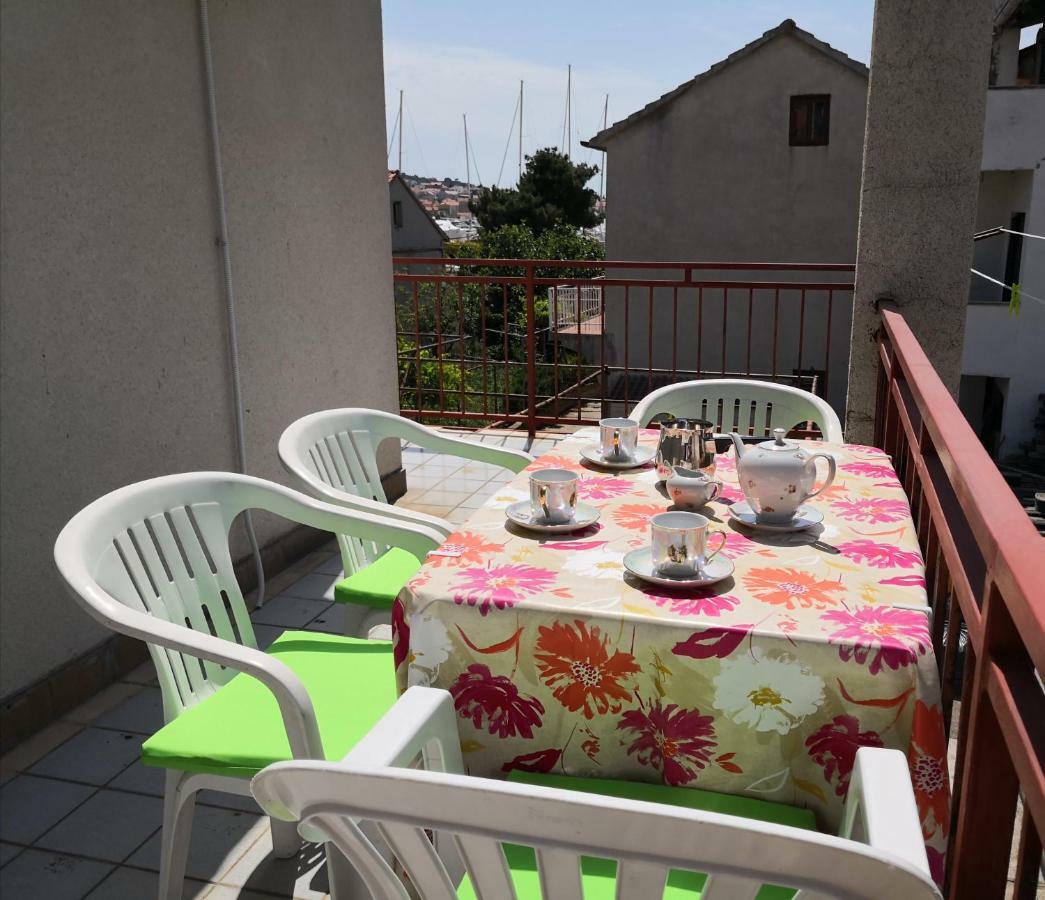 Appartamento Apartman Juraga Murter Esterno foto