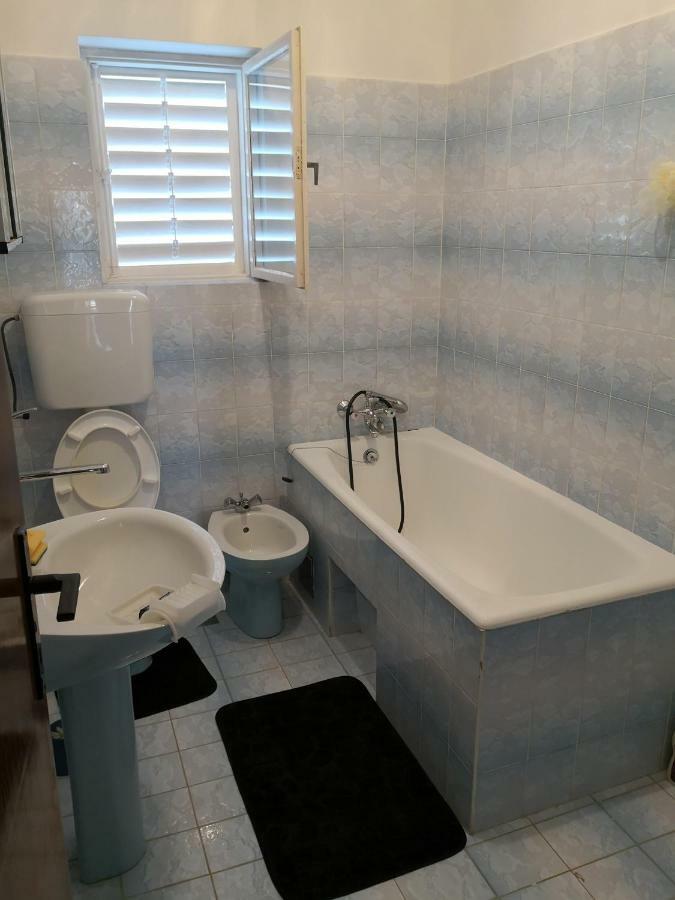 Appartamento Apartman Juraga Murter Esterno foto